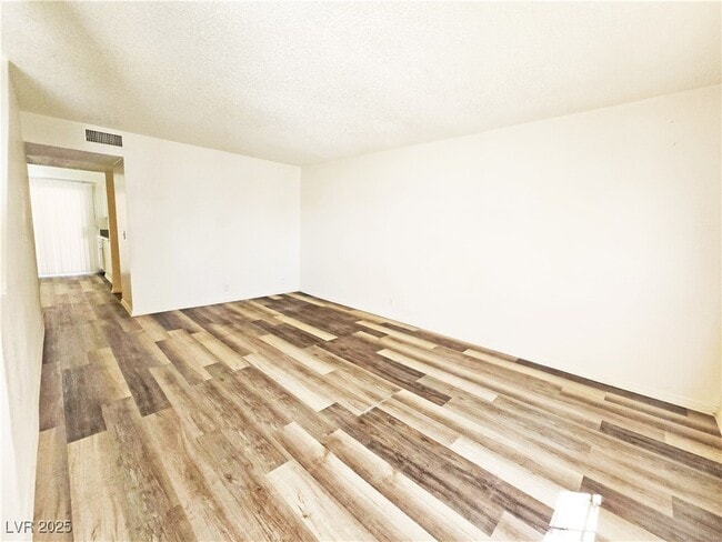 Building Photo - 2091 Sycamore Ave