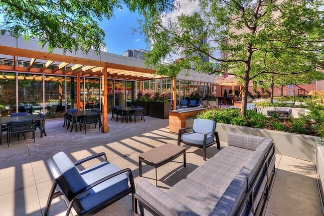 Photo - 755 S Clark St