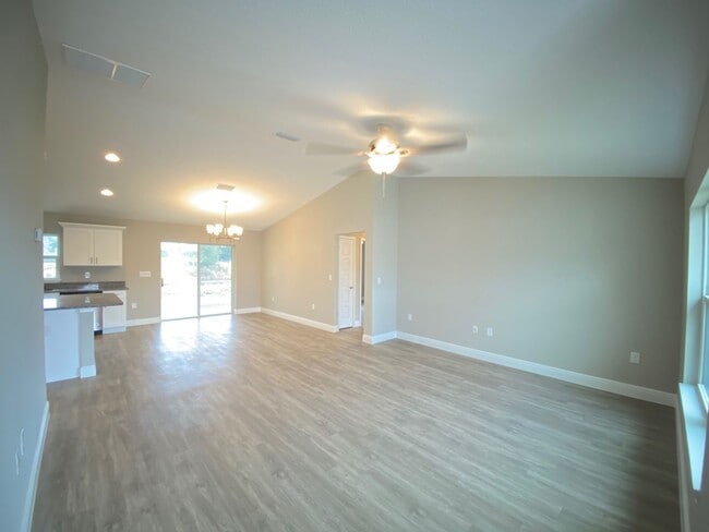 Photo - Silver Spring Shores - 3/2/2  **Won't Last***