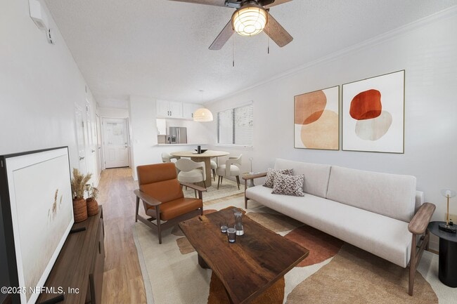 Photo - 561 6th St S