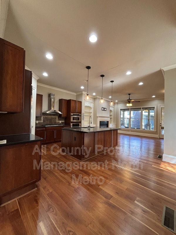 Photo - 395 Laurent St NW