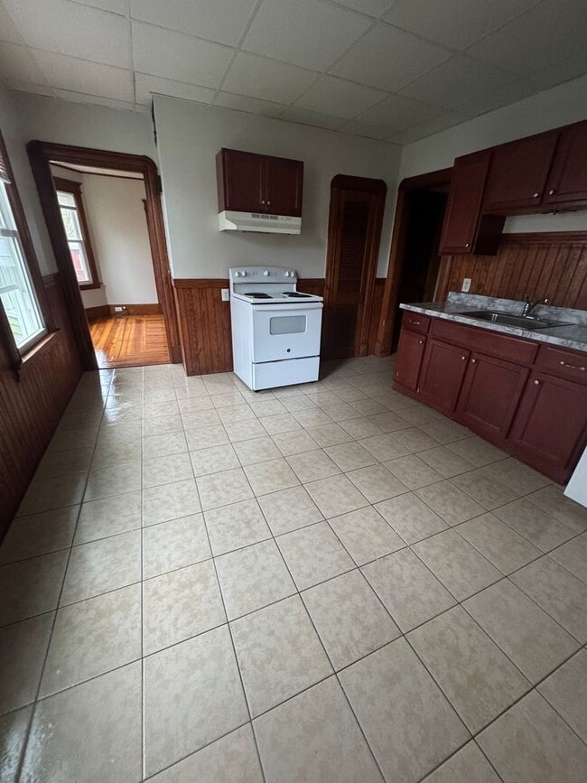 Photo - 64-66 Ames Ave Unidad 64 First Floor