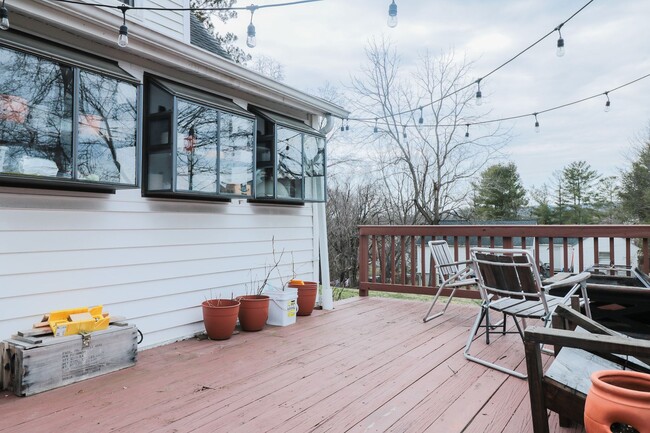 411 Giles Rd