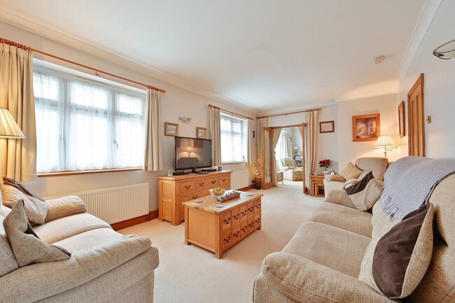 Photo - 6408 Berwickshire Way