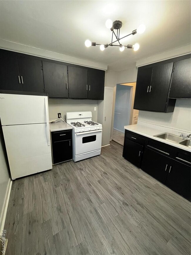 Photo - 11099 Studebaker Ave