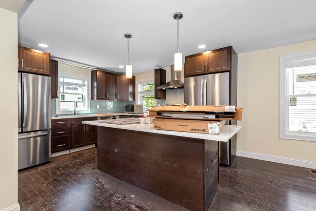 Photo - 70 Stanley Ave Unidad stanley ave