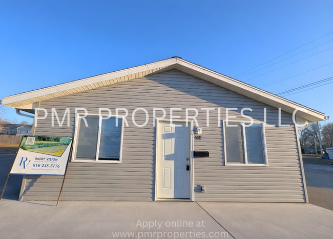 Building Photo - 3 Bedrooms/2 Bathroom House