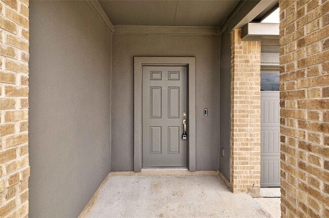 416 Escondido Cir