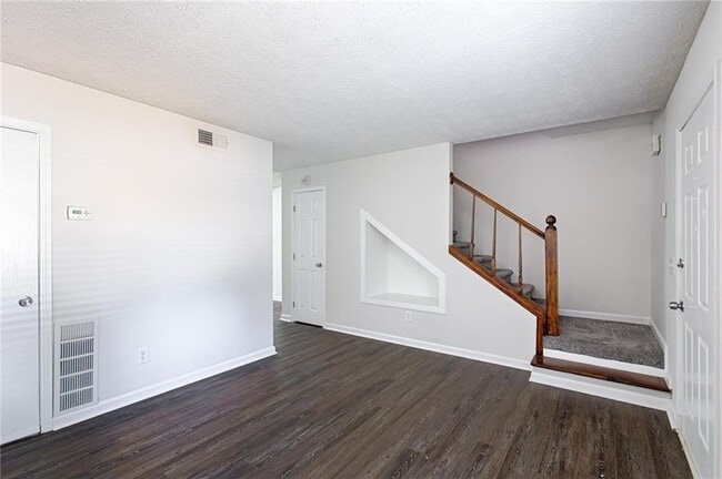 Photo - 5740 Old Gordon Rd