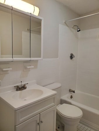 Photo - 580 Cummins Hwy Unit 4