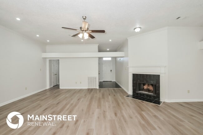 Photo - 6650 Spencer Forest Cove W