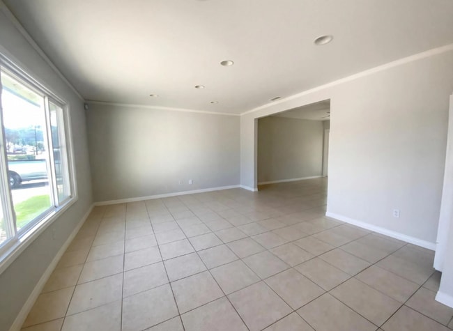 Photo - 896 Salina St