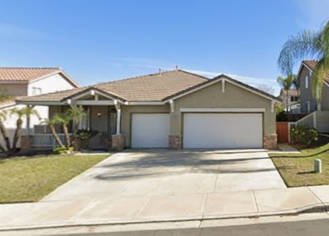 Building Photo - Spacious 4 Bed/2 Bath Home With Private Backyard & Resort-Style Amenities In Corona!
