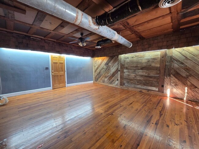 Photo - 129 S Jefferson St