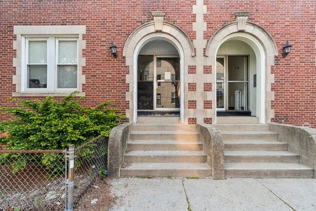 Photo - 70 Empire St Unit 1