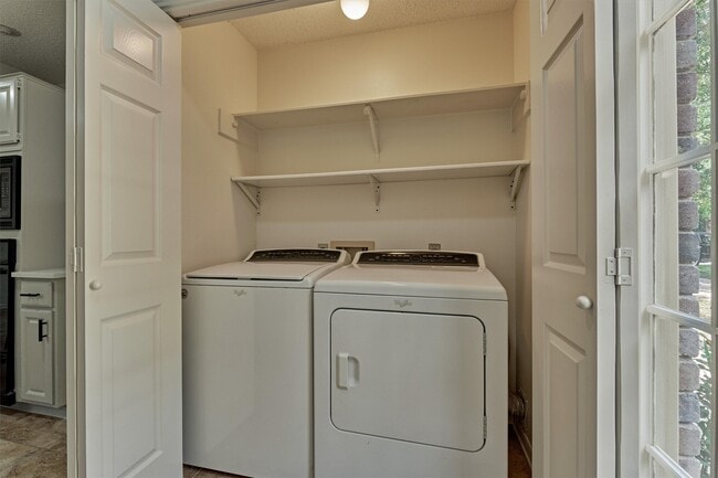 Photo - 71 Breezy Point Pl