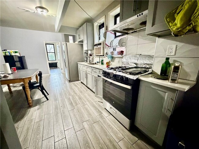 Photo - 4413-4418 8th Ave