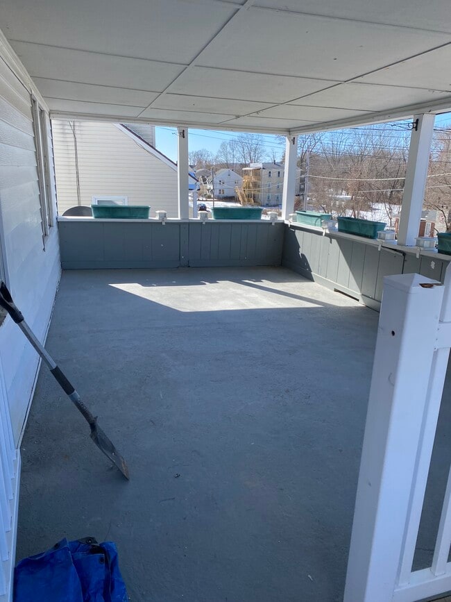 Front porch 1st floor use - 160 Hodge Ave Unit 1