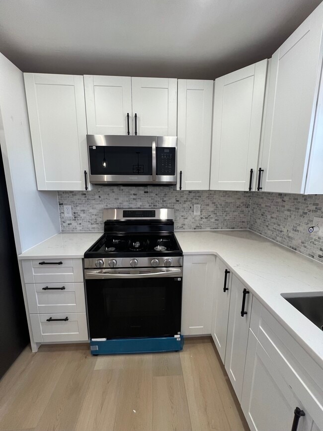 Photo - 222 Freida St