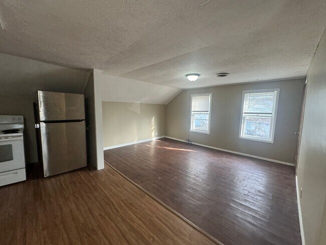 Photo - 212 Depeyster St Unit 2