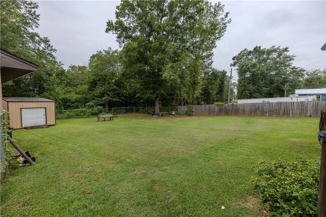 Photo - 3 Bedroom Home w/ Workshop and Fenced Yard