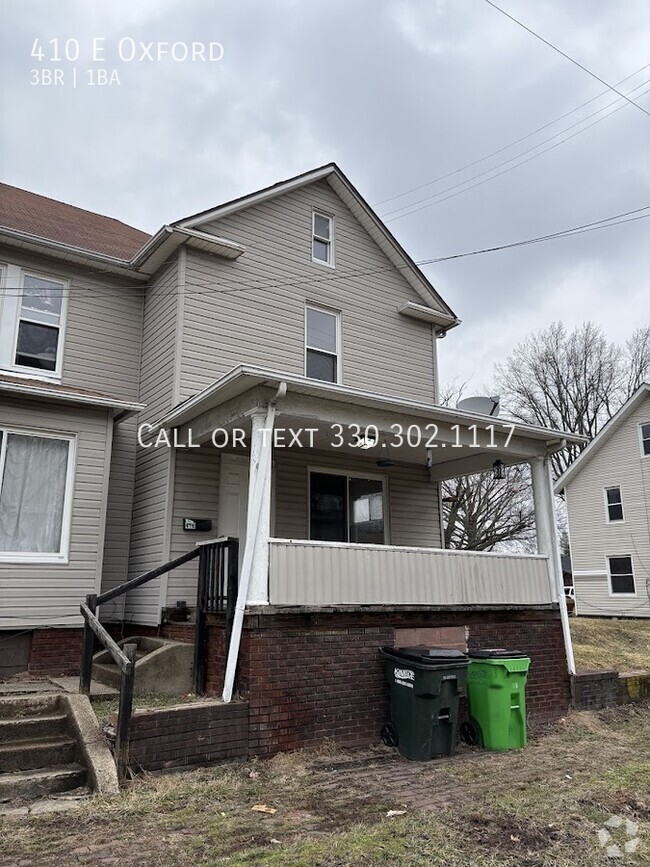 Building Photo - Three bedroom one bathroom duplex for rent Rental