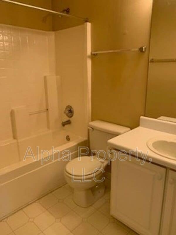 Photo - 119 Waterford Park Dr