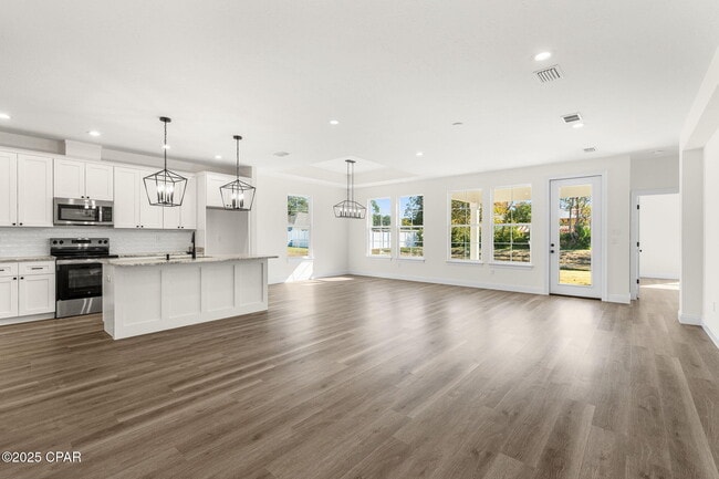 Photo - 9019 Laird St