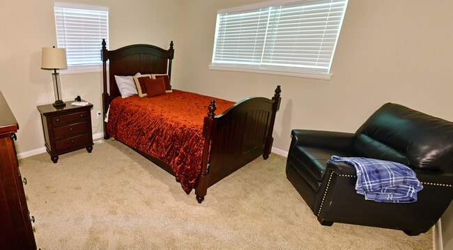 Photo - 37 Glenmere Dr