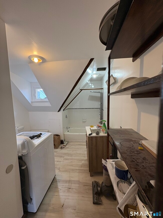 Photo - 689 Maplewood Ave