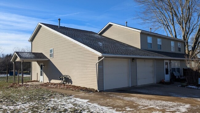 Building Photo - MN Cedar Village (859) Unit Apt C