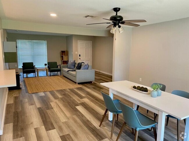 Building Photo - 6023 Claridge Dr Rental