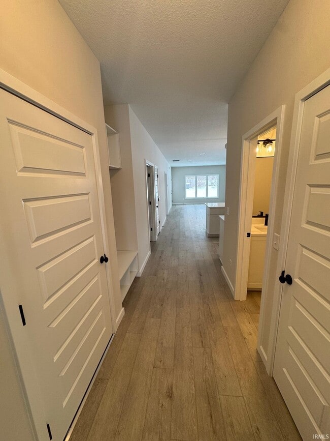 Photo - 1072 Emilee Ct