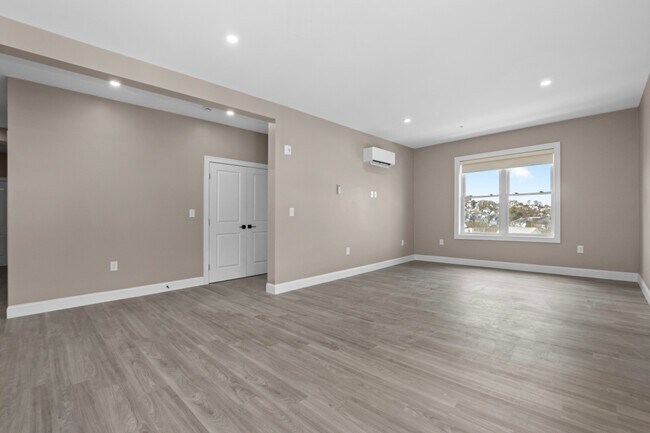 Photo - 5 Washington Ave