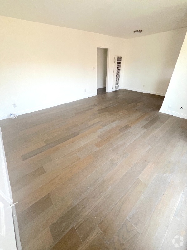Building Photo - 10753 Palms Blvd Unit 4 Rental