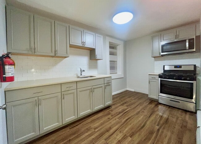 Building Photo - 23 Pompton Rd