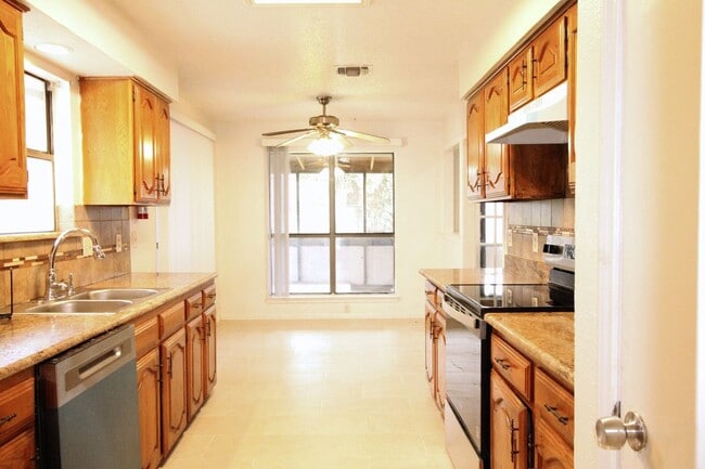 Photo - 711 Dickey Dr