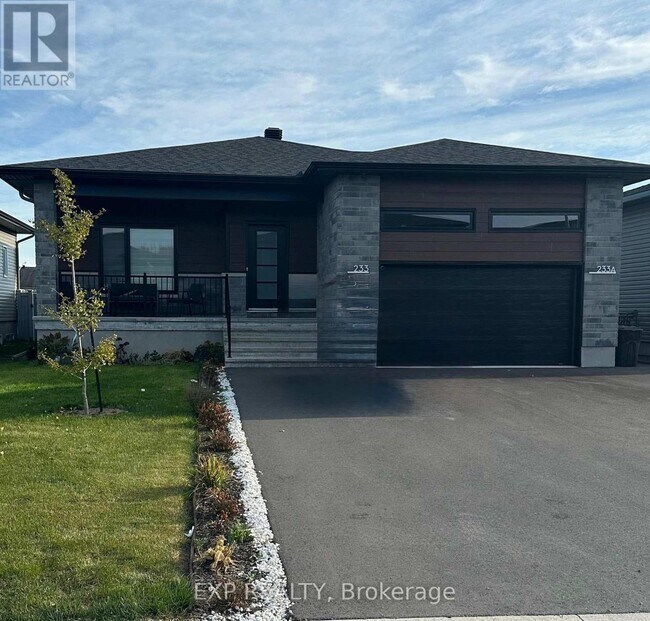 Photo - 233 Cypress St