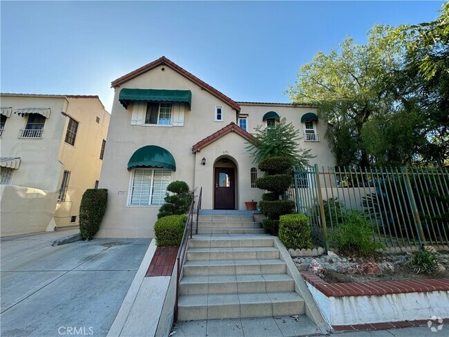 Building Photo - 641 N Plymouth Blvd Rental