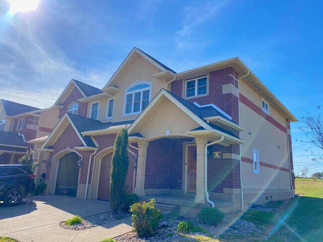 Photo - 108 Phi Vlg Townhome