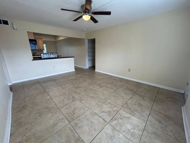 Photo - 2828 Jackson St Unit J3