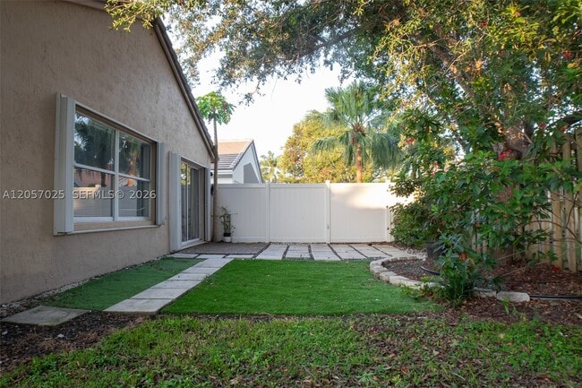 Photo - 16410 Sapphire St