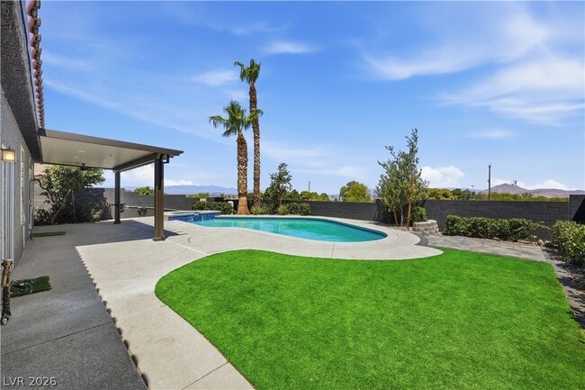 Photo - 328 Waterwheel Falls Dr