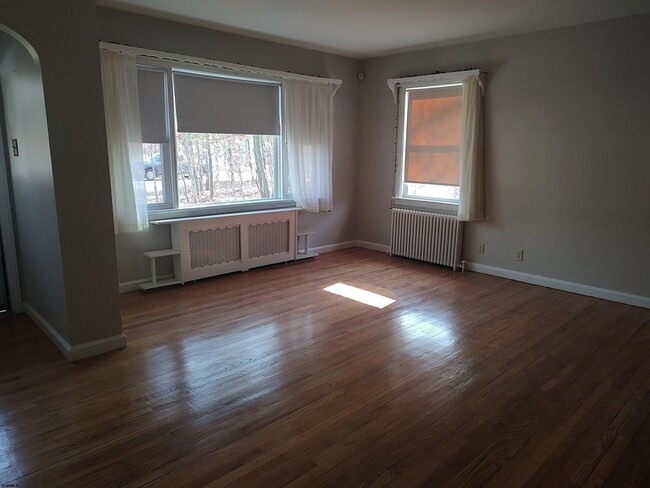 Photo - 3005 Fernwood Ave