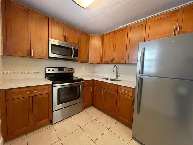 Photo - 15600 NW 7th Ave Unidad 306