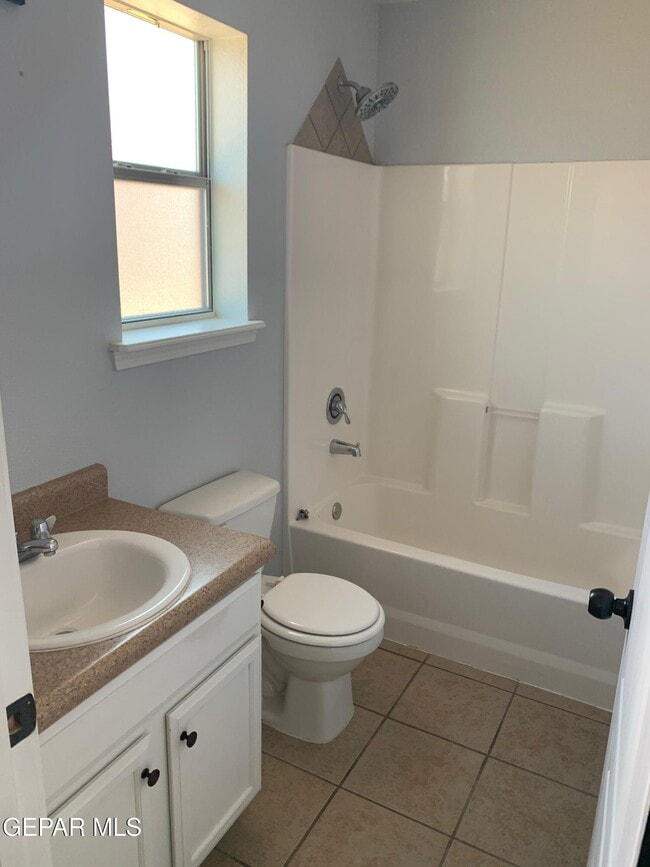 Photo - 2336 Glitter Point