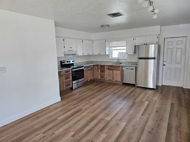 Photo - 175 174th Terrace E