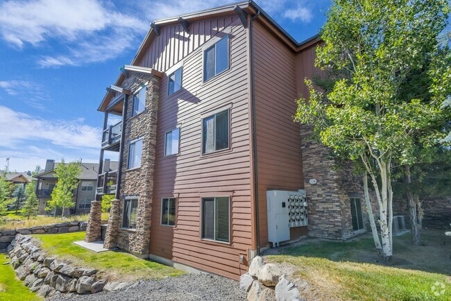 Building Photo - Best priced Black Rock Ridge Unit A Rental
