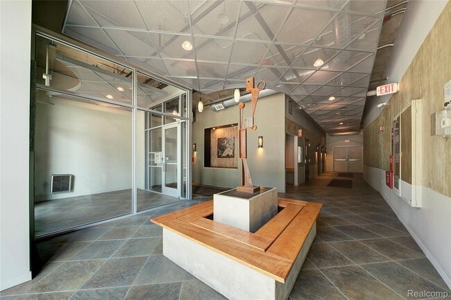 Photo - 100 W Fifth St Unidad 610
