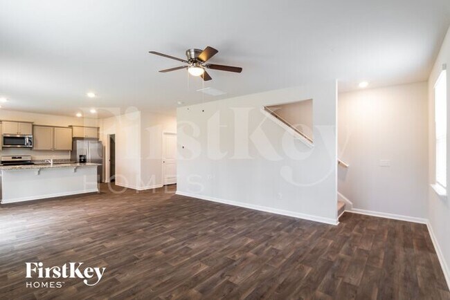 Photo - 348 Bering Ln